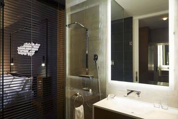 Jetted tub
