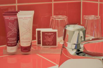 Bathroom amenities