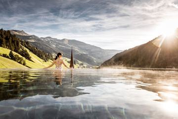 Infinity pool
