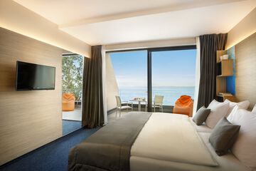 Beach/ocean view