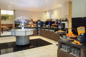 Breakfast buffet