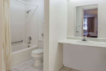 Room 5 of 14