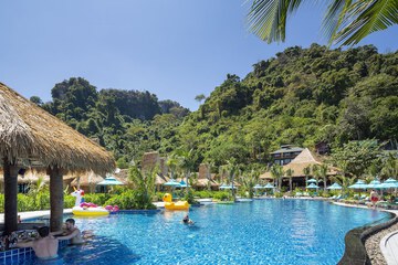Poolside bar