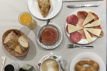 Breakfast meal