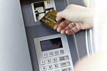 Check-in/check-out kiosk