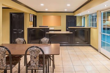 Hotel Interior 7 of 39