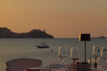 Couples dining