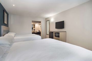 Room 8 of 24