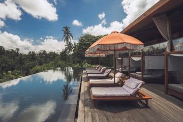 Infinity pool