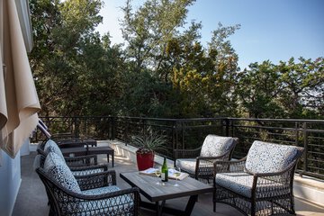 Hotel Exterior 47 of 51