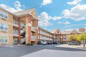 Studio 6 Suites Fresno North CA