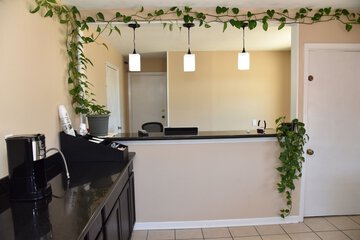 Check-in/check-out kiosk