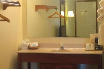 Room 33 of 84