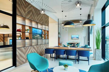 Lobby lounge