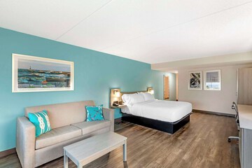 Room 47 of 87