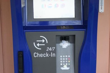 Check-in/check-out kiosk