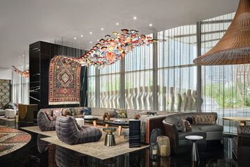 Lobby lounge