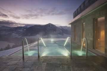 Infinity pool