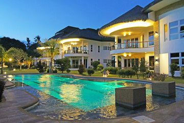 Exercise/lap pool