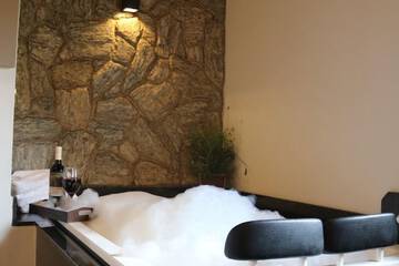 Private spa tub