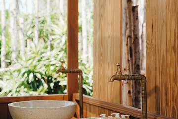 Bathroom sink