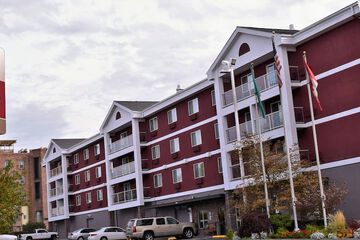Hotel Exterior 51 of 51