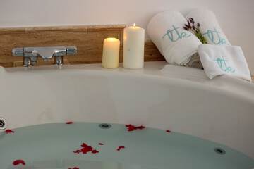 Jetted tub