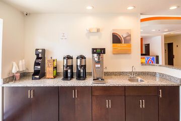 Hotel Interior 6 of 31