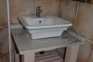 Bathroom sink