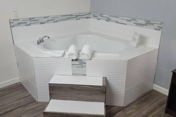 Private spa tub