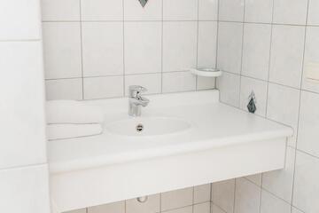 Photo 52
