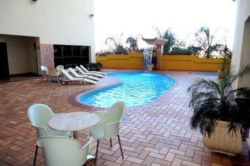 Pool waterfall