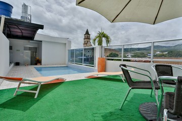 Rooftop pool