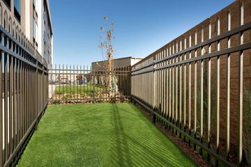 Hotel Exterior 41 of 41