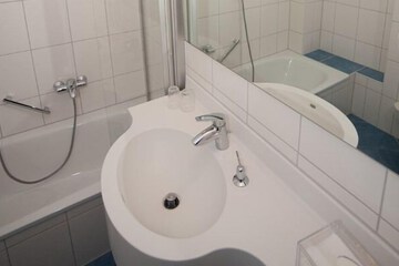 Bathroom sink