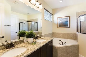 Deep soaking bathtub