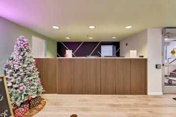 Check-in/check-out kiosk