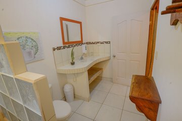 Bathroom sink