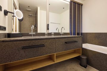 Bathroom sink