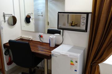 In-room business center