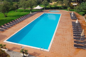 Exercise/lap pool