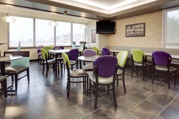 Breakfast/Coffee Service 18 of 31