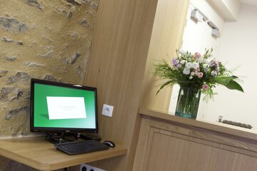 Concierge desk