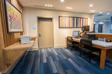 Business Center 112 of 115