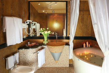 Jetted tub