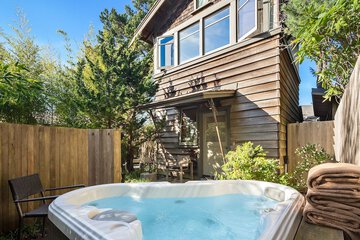 Private spa tub