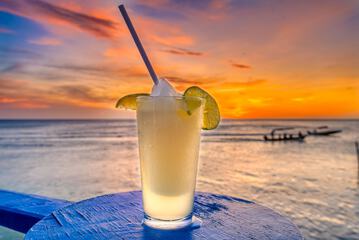 Poolside bar