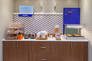 Breakfast/Coffee Service 42 of 47