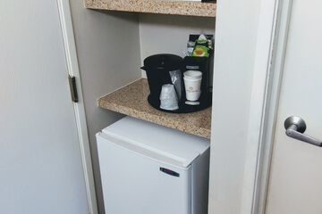Mini-refrigerator