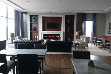 Lobby lounge
